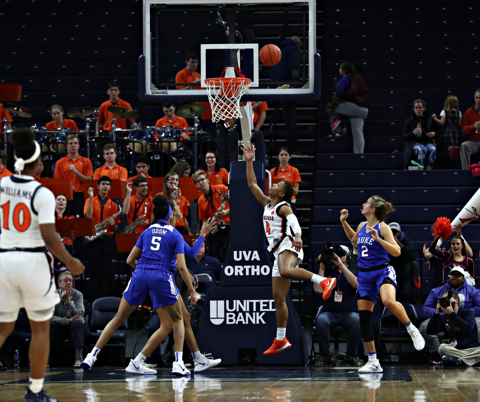 20200109_cdp_sports_uvawomhoops10.JPG